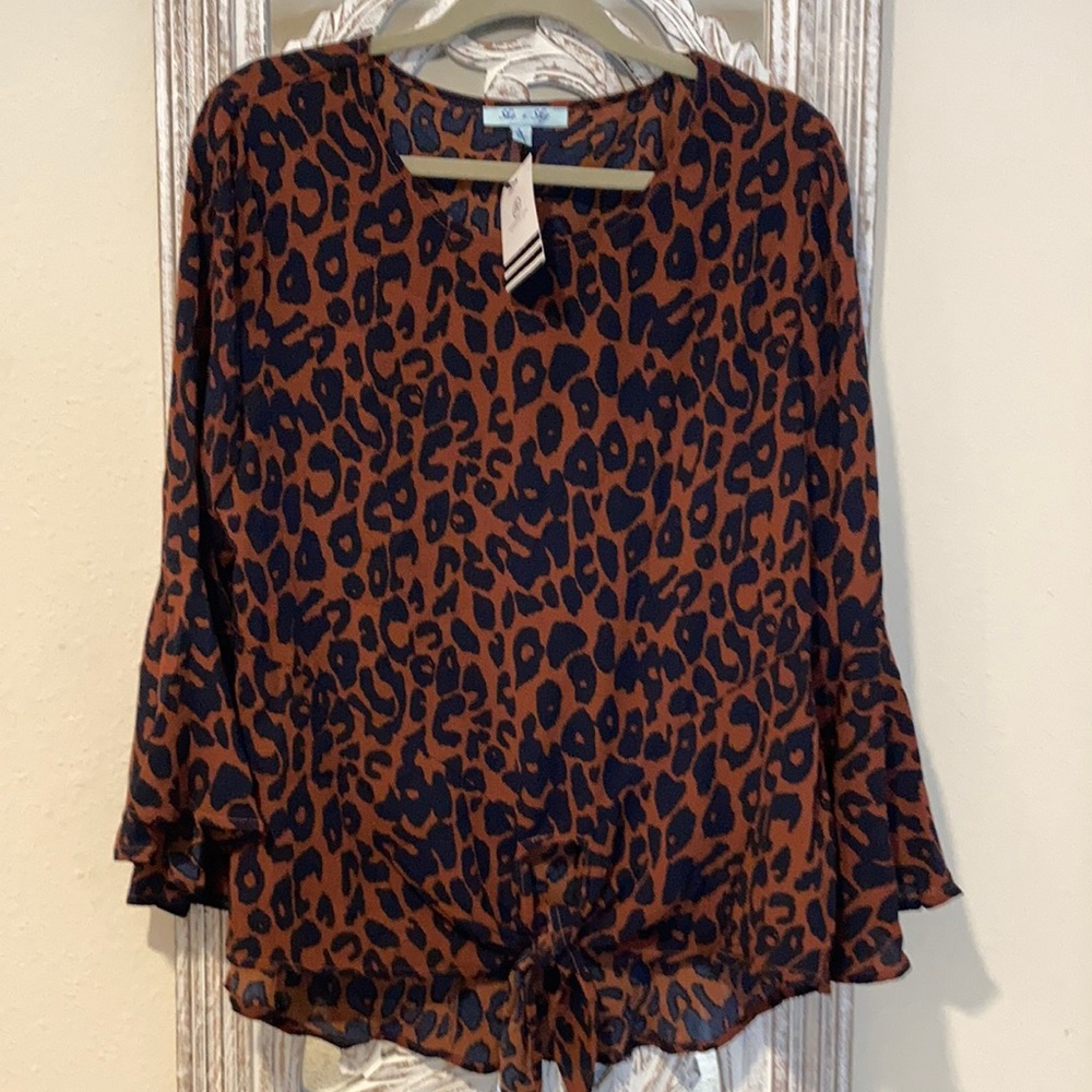 New Women’s bell sleeve animal print tie front top size L
